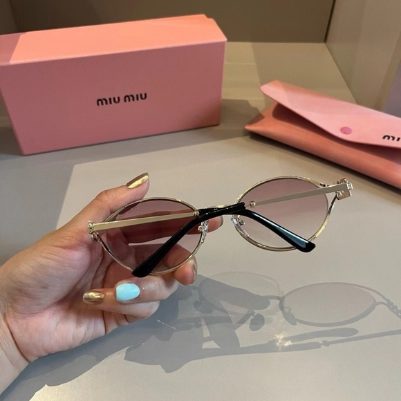 MiuMiu women\'s sunglasses main image 4